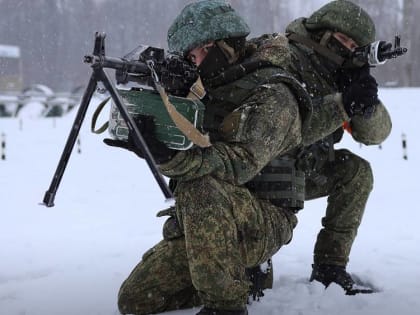 В Брянском соединении военнослужащие провели занятия с пулеметными расчетами
