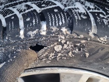 Брянский водитель пожаловался на опасные ямы на улице Речной