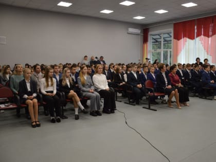 Встреча главы администрации А. В. Подольного с учениками МБОУ ССОШ № 2