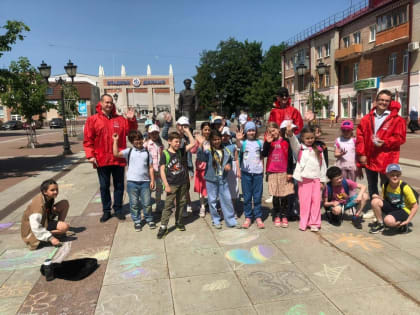 Разноцветный мир детства. Брянские коммунисты и комсомольцы отметили День защиты детей