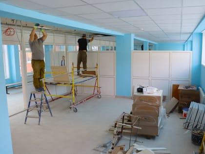 В школе 60 ремонтируют спортзал. На планируемые властями «откроем в начале февраля» у строителей времени не осталось