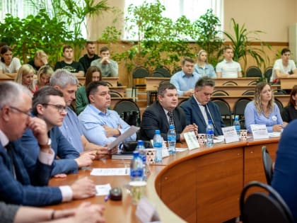 Круглый стол, посвященный вопросам развития экономики Брянской области в условиях вызовов цифровой экономики и санкций