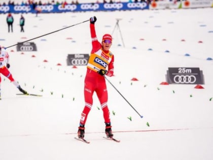 Брянский лыжник Большунов выиграл марафон на 50 километров