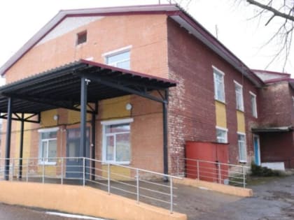 В Комаричской райбольнице в брянском регионе активными темпами ведется ремонт 2-го корпуса поликлиники