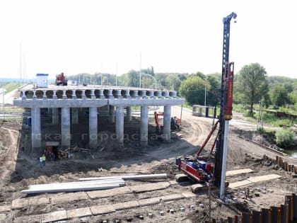На Славянском мосту в Брянске забили треть свай для последней опоры