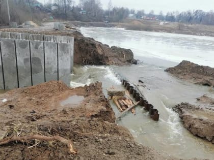 Паводок перекрыл дорогу для жителей поселка Борщов Мглинского района Брянской области