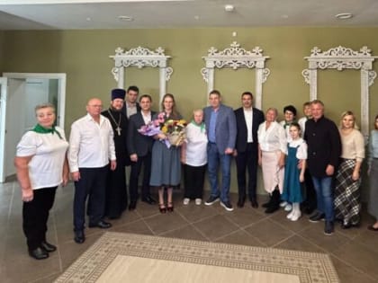 Губернатор Богомаз посетил духовно-просветительский центр в Алешенке