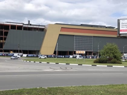 В Брянске торгово-развлекательный центр «МегаГринн» начал делить «квадраты»