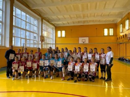 Поздравляем команду девушек Карачевской СШ!