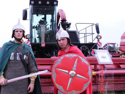 Богатыри представили Пересвета, Добрыню и Ильюшу на выставке «День Брянского поля − 2023»