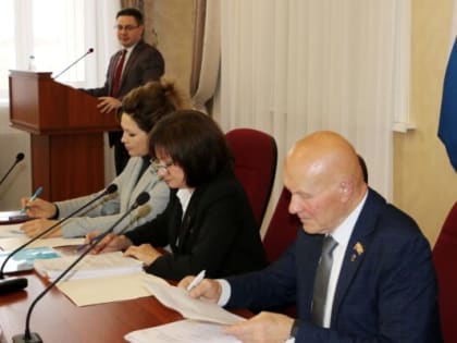 Заседание Брянской областной Думы: обсуждение бюджета и социальных гарантий