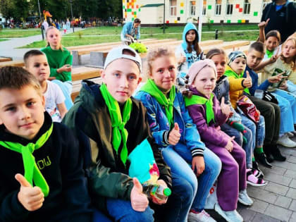 В Клинцах для ребят из воскресной школы организовали открытый киносеанс в городском парке