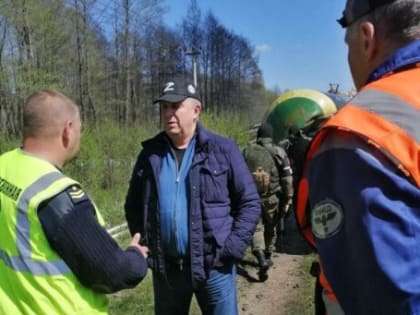 Губернатор Брянской области приехал к месту подрыва поезда   