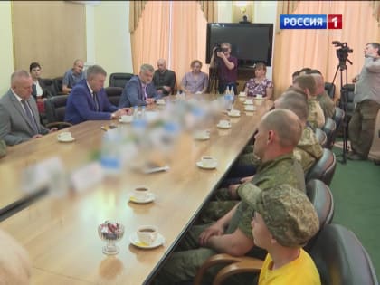 Александр Богомаз пообщался с участниками СВО, пребывающими в отпуске