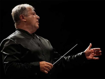 Худрук и главный дирижёр Брянского симфонического оркестра Амбарцумян написал заявление «по собственному»