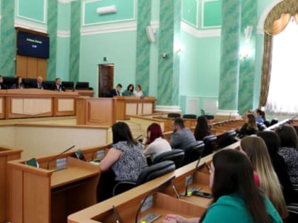 В Брянской облдуме состоялось заседание Молодежного парламента региона