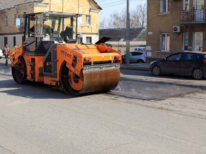 В Брянске методом «больших карт» начали ремонт дороги на улице Калинина
