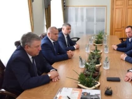 Александр Богомаз провел рабочую встречу с Азатом Кадыровым