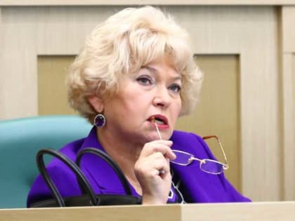 Уроженка Брянска Нарусова призвала разобраться с запретами выступивших против СВО артистов
