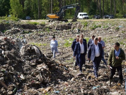 Брянский губернатор Александр Богомаз осмотрел рекультивацию свалки в Сельцо