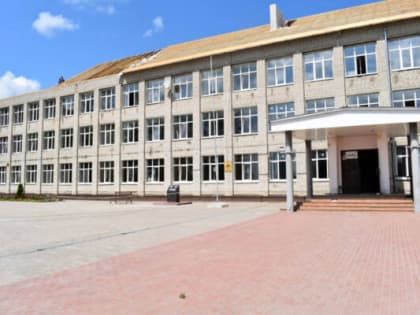 В Клетне Брянской области продолжается капитальный ремонт первой школы   