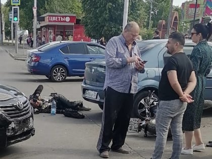 Мотоциклист получил тяжелые ранения в ДТП в Володарском районе Брянска