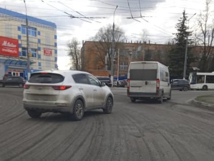 В Брянске дорожники начали ремонт кольцевой развязки возле «Полтинника»