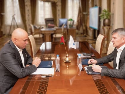 Игорь Артамонов и Игорь Маковский обсудили перспективы развития электросетевого комплекса региона