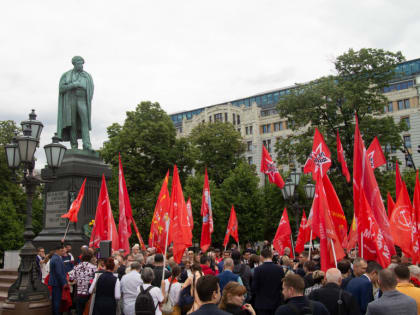 «Пушкин и сегодня вместе с нами сражается за русское слово!»