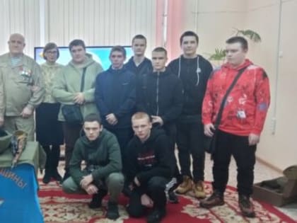 В Центральной детской библиотеке им. М. Горького в Брянске прошёл военно-патриотический час