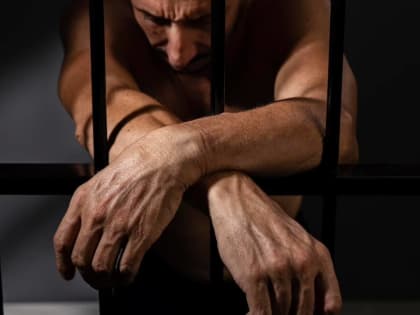 Жителю Брянска продлили арест за вымогательство и смерть родной тети
