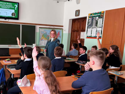 Для брянских школьников прошли уроки налоговой грамотности