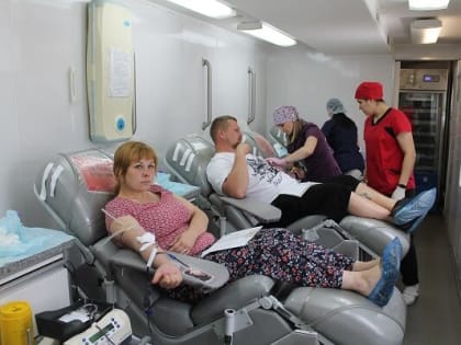 Жители Стародубского округа сдали кровь