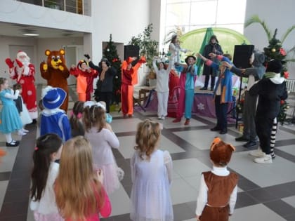 2 ЯНВАРЯ В МБУК «ТМЦК И О» СОСТОЯЛОСЬ НОВОГОДНЕЕ ТЕАТРАЛИЗИРОВАННОЕ ПРЕДСТАВЛЕНИЕ «ЗАЙКА И ЕГО ДРУЗЬЯ»