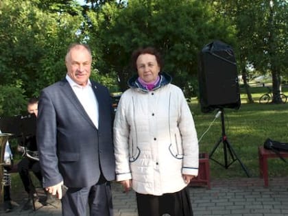 С летом в обнимку