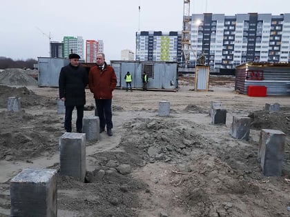 Брянский градоначальник согласен, чтобы котлован для школы на Флотской рыли по ночам