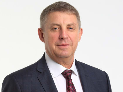 Губернатор Брянской области Александр Богомаз в День России вручил госнаграды