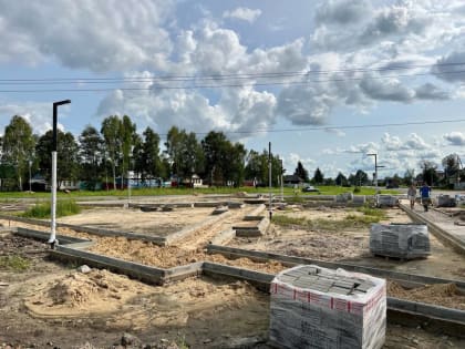 Партийная мониторинговая группа Карачевского местного отделения посетила городской сквер