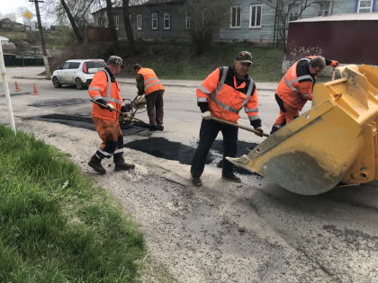 В Стародубском муниципальном округе начался ямочный ремонт дорог