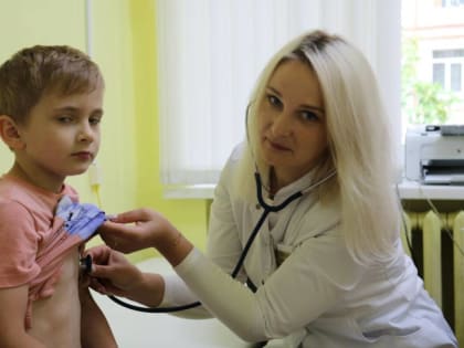 Стародубский врач-педиатр Руденцова лечит маленьких жителей округа