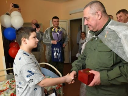 Мальчик-герой получил заслуженную награду