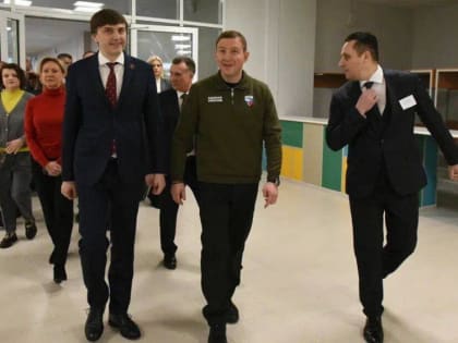 Министр просвещения РФ Сергей Кравцов посетил новую брянскую школу № 72