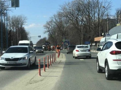 Дорожники объяснили дорогую игру в сигнальные столбики на брянской трассе