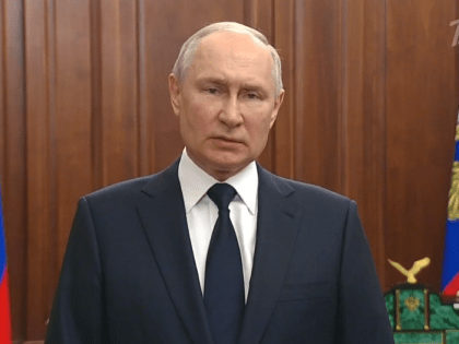 Президент Владимир Путин выступил с обращением к россиянам