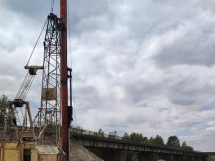 продолжается строительство нового моста через реку Болва