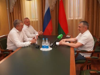 Губернатор Брянской области Александр Богомаз встретился с делегацией Гомельской области   
