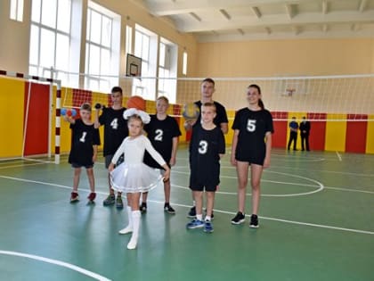 В школе поселка Мирный на Брянщине торжественно открыли обновленный спортзал