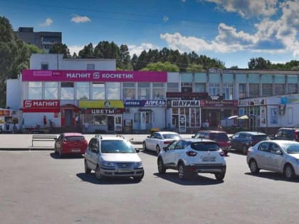 Власти Бежицы «защитились» от пьяных компаний на площади в 10-м микрорайоне, просто срезав лавочки