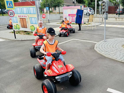 В Клинцах для ребят прошло интересное мероприятие в автогородке