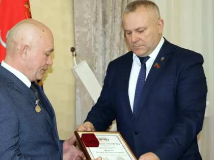 Валентин Суббот вручил награды брянским росгвардейцам